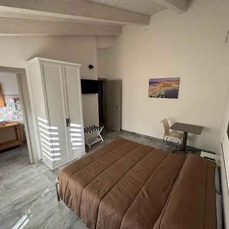 Lo Scrigno Bed & Breakfast *